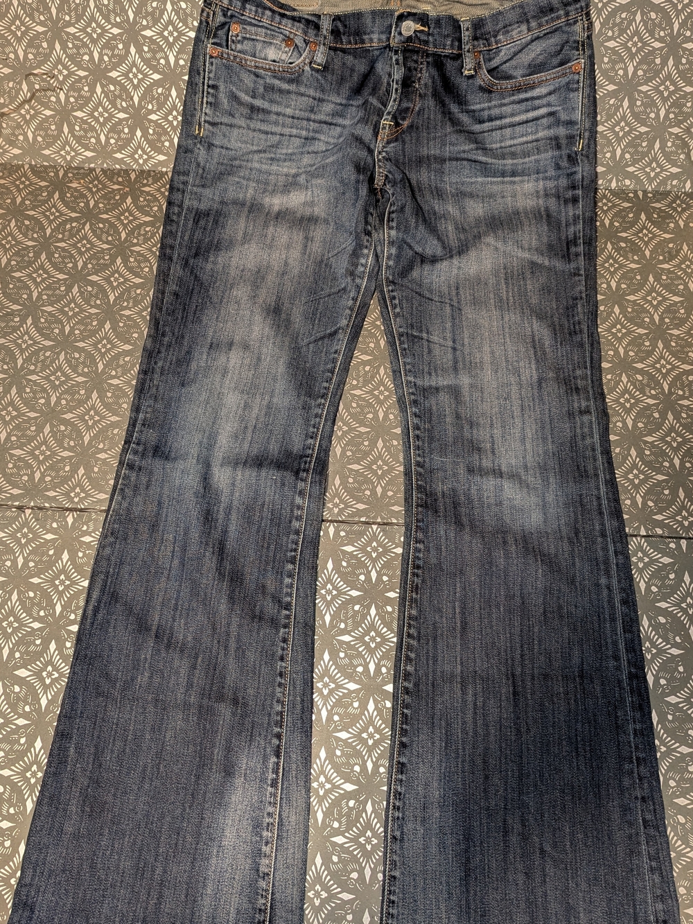 Lucky Brand Women's Flare Jeans in Dark Blue Wash Size 12 90s Y2K Cotton